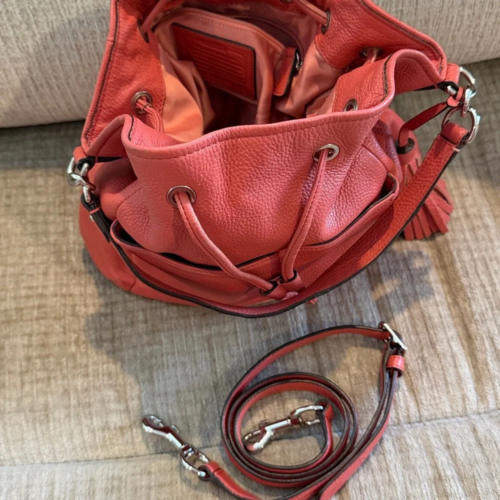 CoachAvery drawstring coral hobo bag Leather Bag with additional shoulder strap - Picture 12 of 12
